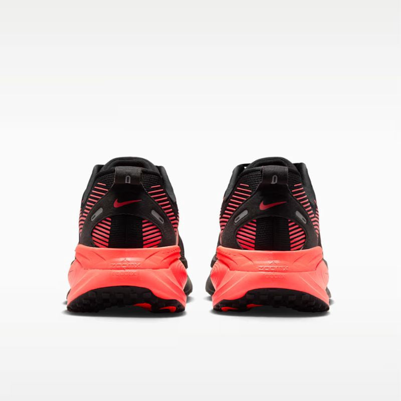 NIKE VOMERO 18